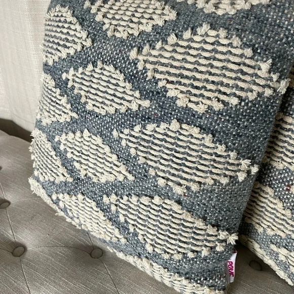 SOLD OUT / Rare Denim Throw Pillows from Wayfair (Set of 2) - Retail Over 130 - Picture 3 of 6